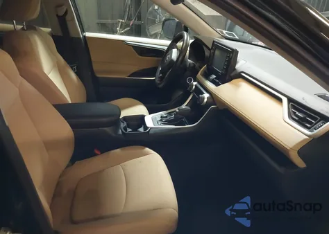 2021 Toyota Rav4 Hybrid Le z USA, uszkodzony, nr VIN 4T3M6RFV9MU019820